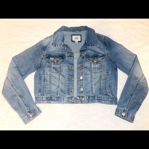 Light blue crop length denim jacket!!
